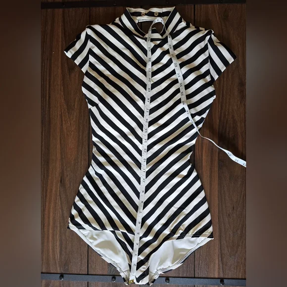 La Femme en Noir x Vixen Betelgeuse Swimsuit XS Black White Stripe W/ Belt - Picture 6 of 7